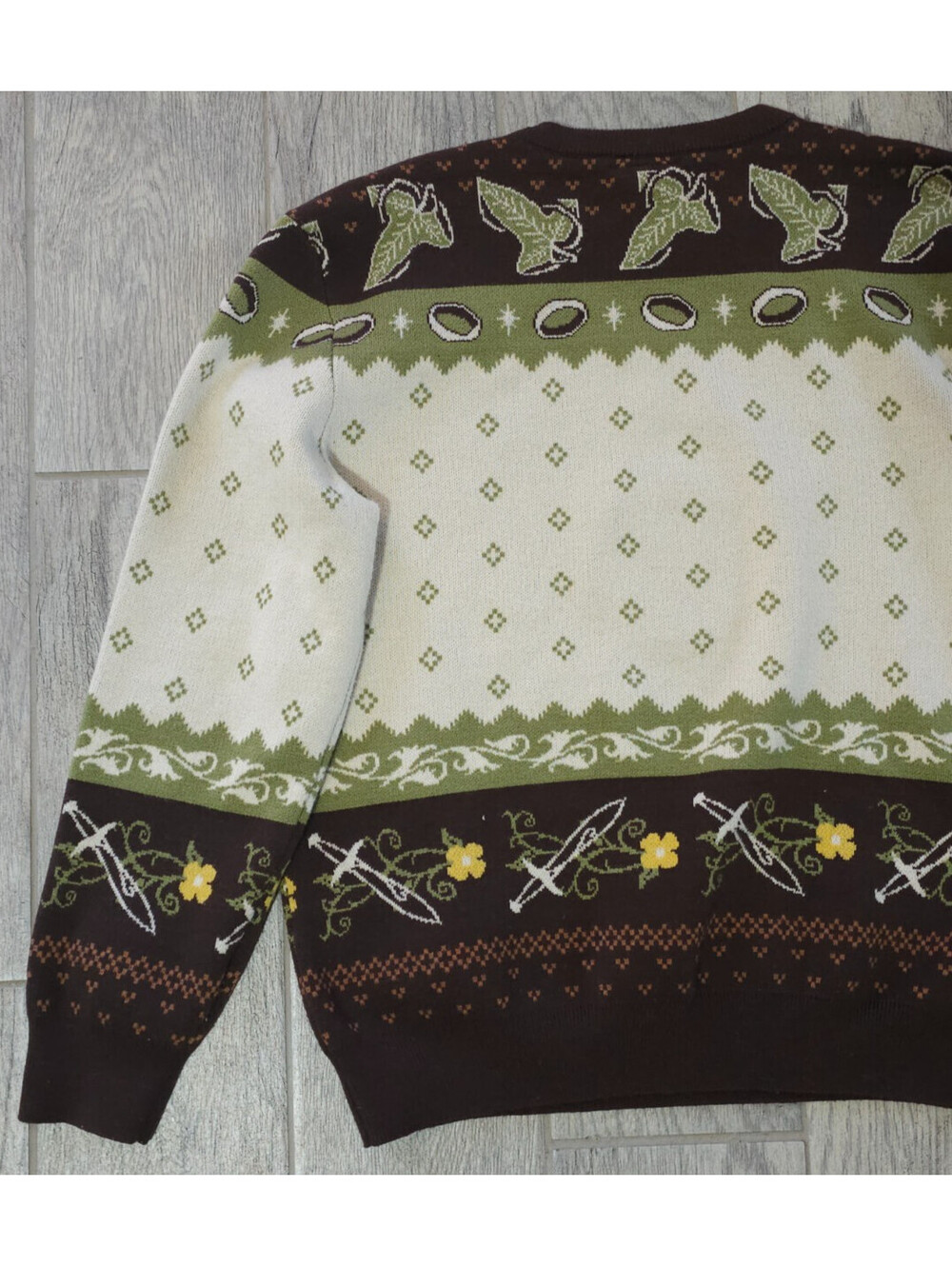 Lord of the Rings BoxLunch Christmas Sweater Mens Sz Medium Pullover The Shire - Picture 9 of 11